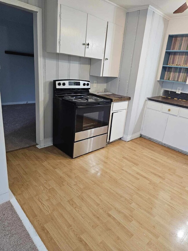 900 Cowan Ave, Shelbyville, TN 37160 - photo 5