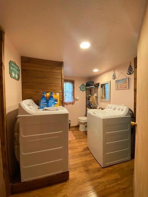 4251 Owner's Bathroom & laundry