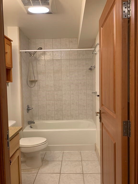 2440 Massachusetts Ave unit 5, Cambridge, MA 02140 - photo 7