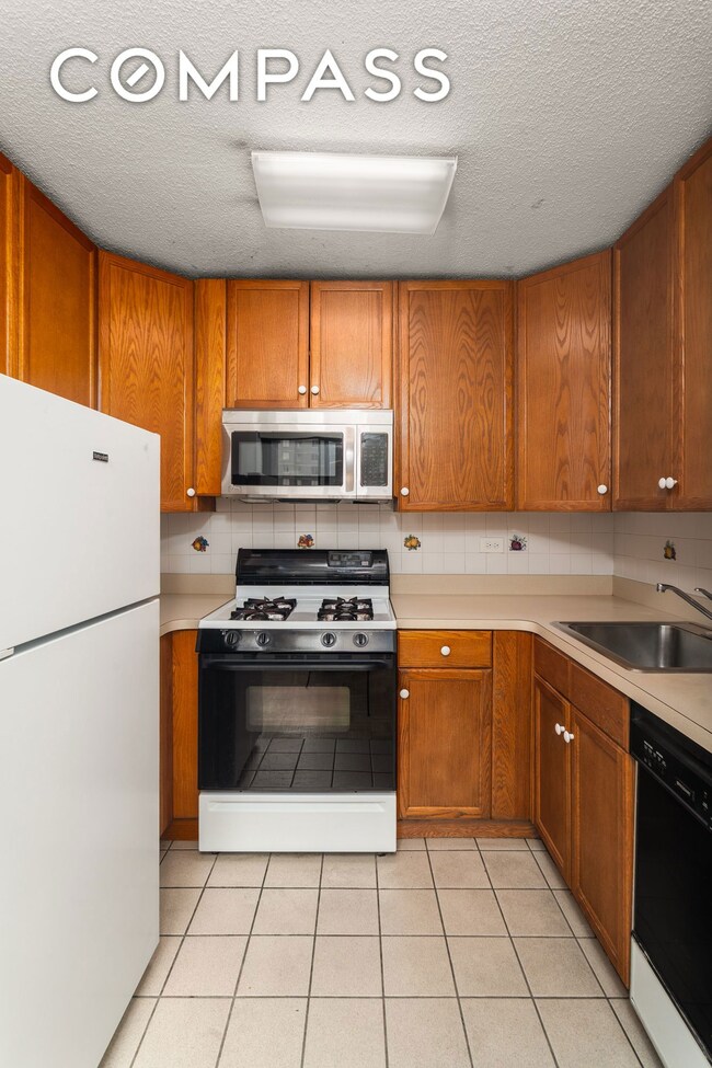 Southbridge Towers unit 18G, New York, NY 10038 - photo 5