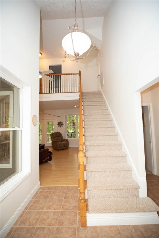 Main Entrance ... to the Right Master Suite, Left Great Room