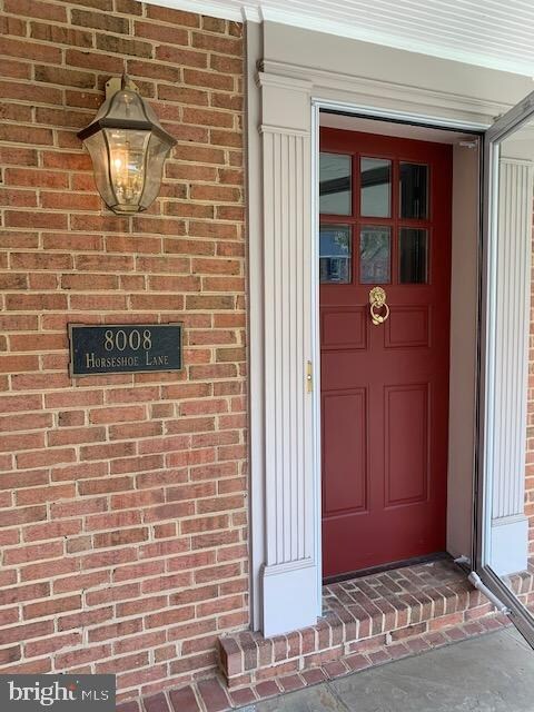 8008 Horseshoe Ln, Potomac, MD 20854 - photo 3