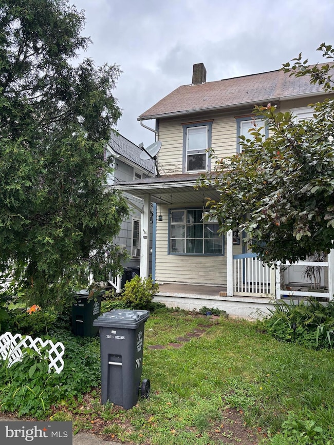 717 W Broad St, Quakertown, PA 18951 - photo 2