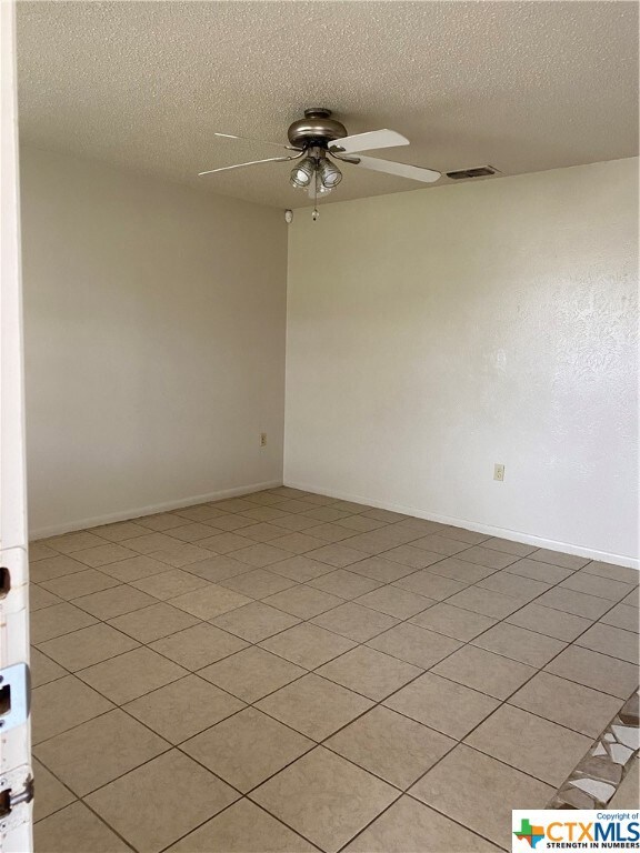 917 Randa St, Copperas Cove, TX 76522 - photo 2
