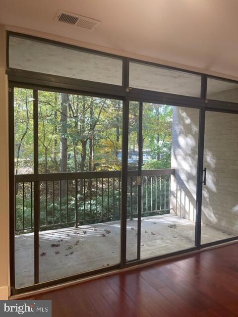 1656 Parkcrest Cir unit 200, Reston, VA 20190 - photo 6