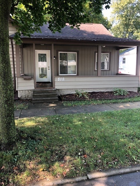 811 N Van Buren St, Auburn, IN 46706 - photo 2