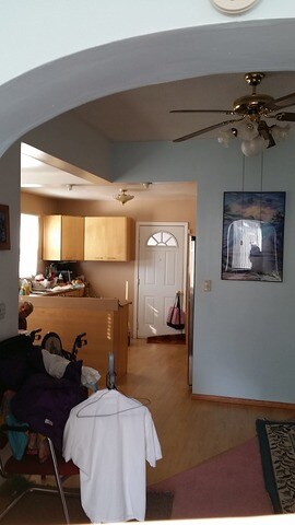 520 W Ridgeland Ave, Waukegan, IL 60085 - photo 4