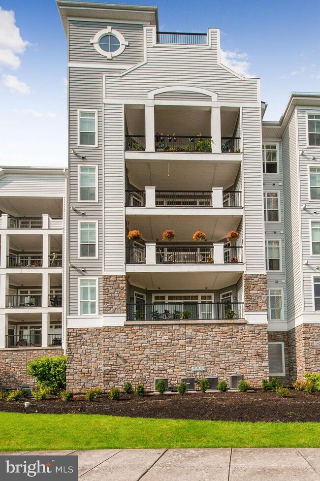 2900 Stone Cliff Dr unit 207, Baltimore, MD 21209 - photo 3