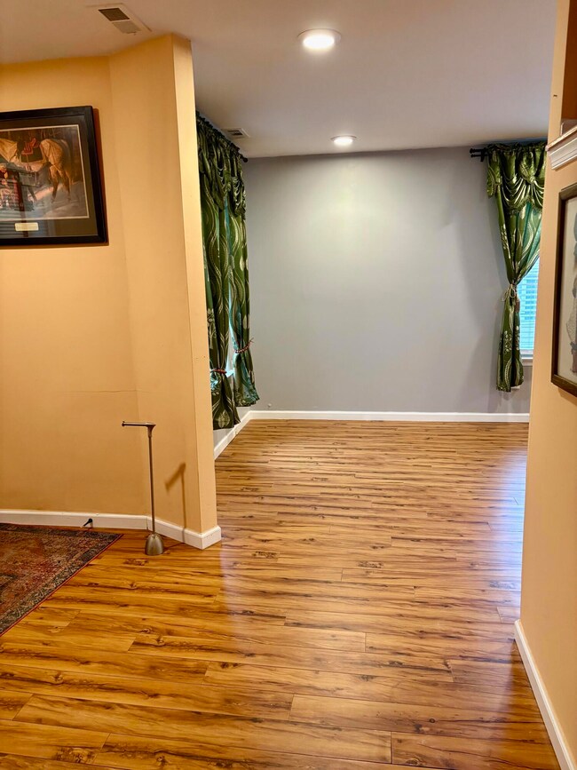 243 Witness Tree Cir, East Stroudsburg, PA 18301 - photo 4