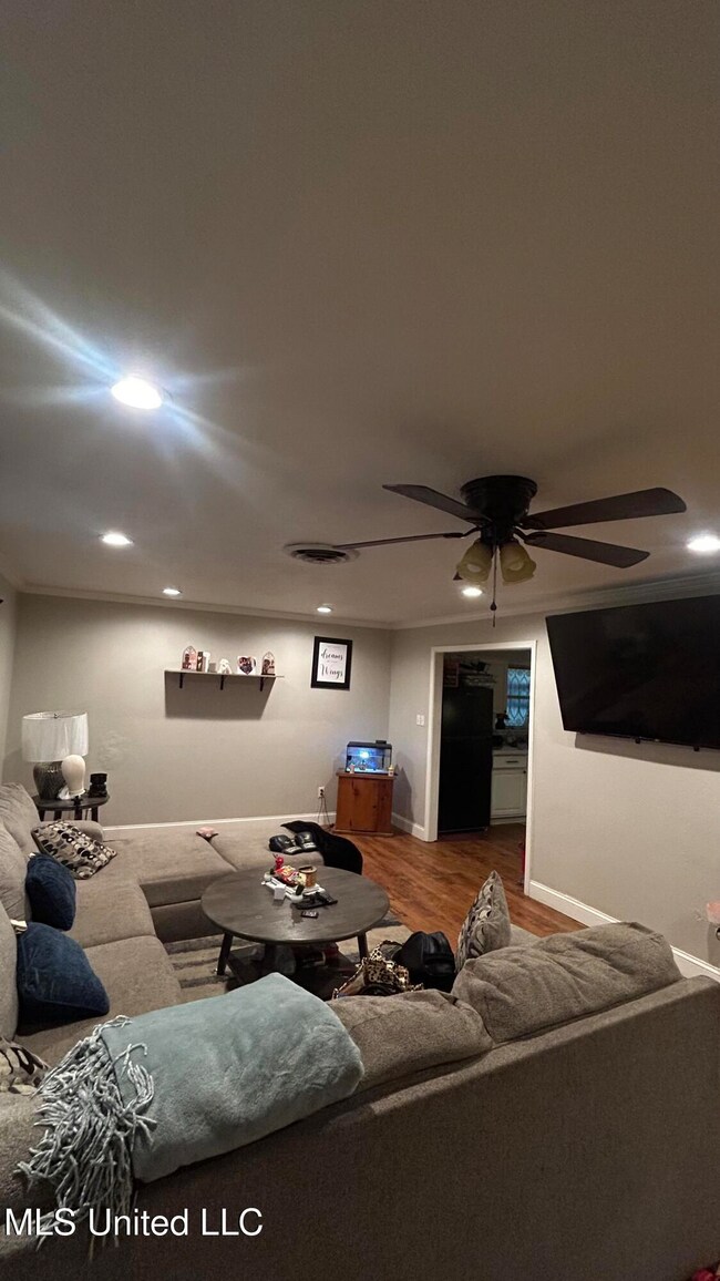 218 Westview Cir, McComb, MS 39648 - photo 7