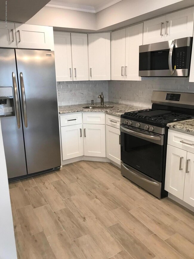 53 Gardenia Ln unit 5, Staten Island, NY 10314 - photo 6