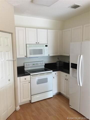 11372 NW 72nd Terrace, Doral, FL 33178 - photo 6