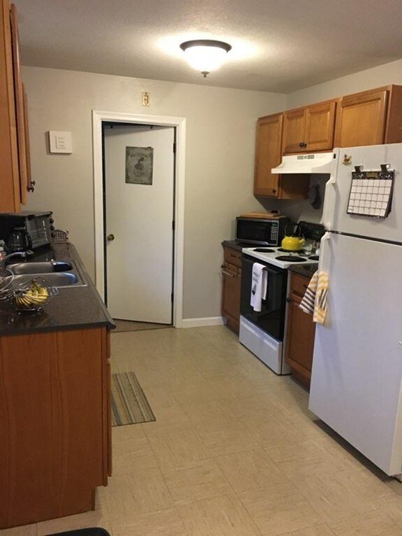 29 Oran St unit A, Worcester, MA 01605 - photo 2