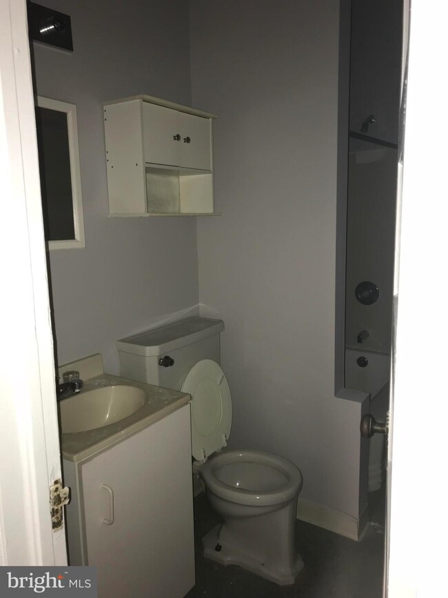 1005 N Charles St unit 2D, Baltimore, MD 21201 - photo 6