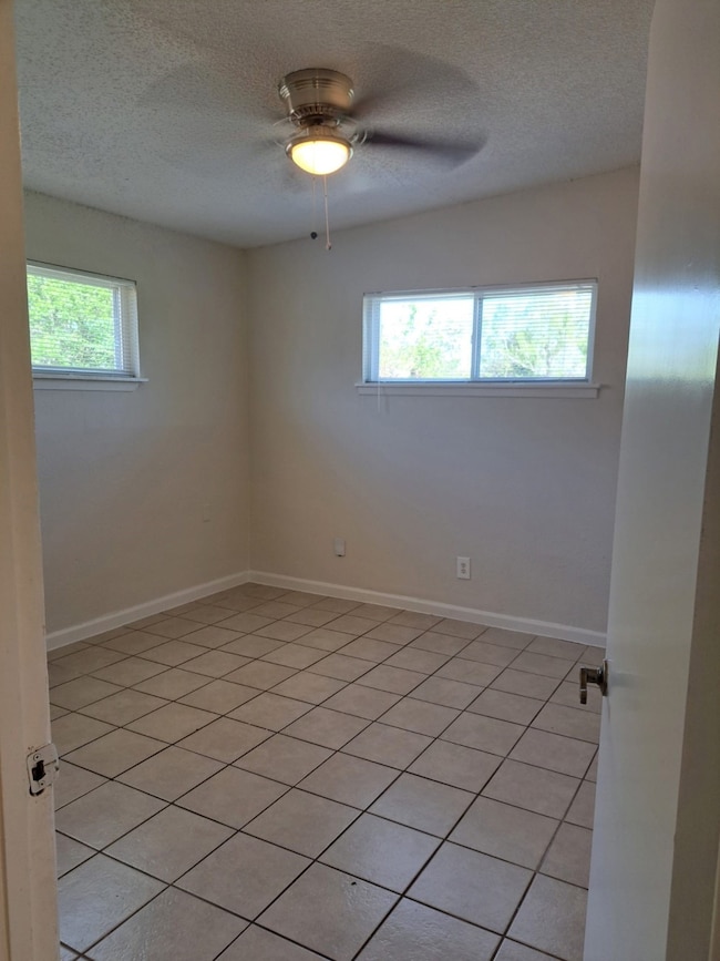 3357 Frick Rd unit 3, Houston, TX 77086 - photo 5