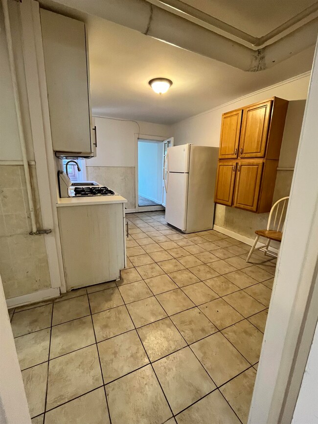298 Princeton Ave unit 1, Jersey City, NJ 07305 - photo 5