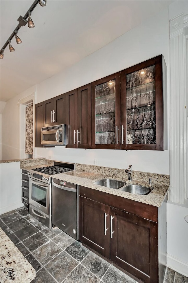 2013 W Evergreen Ave unit 1, Chicago, IL 60622 - photo 7