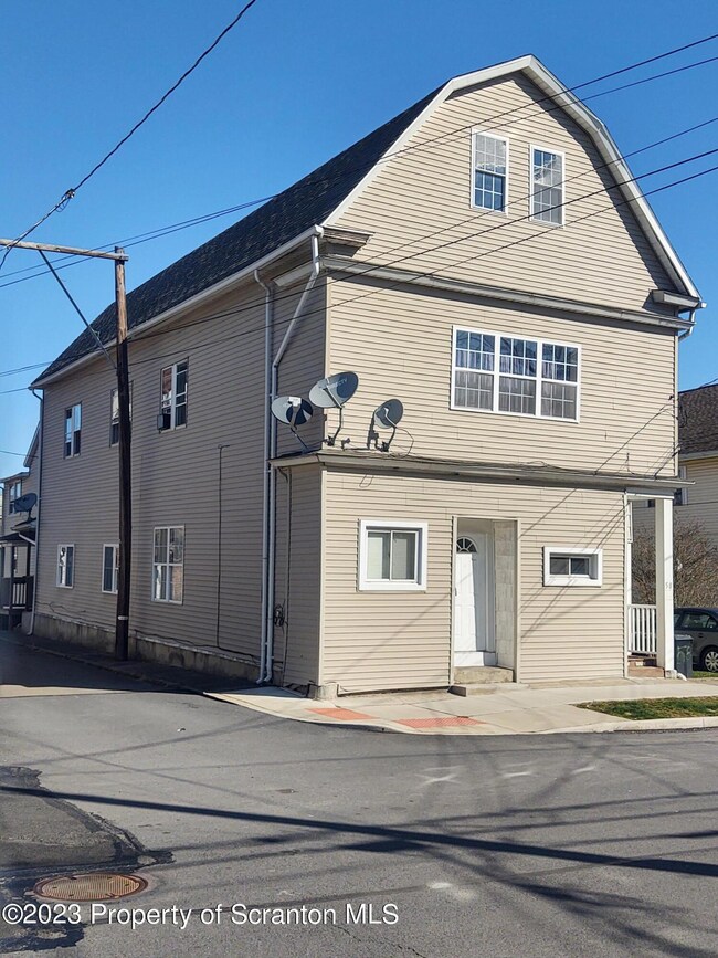 58 W Broad St, Nanticoke, PA 18634 - photo 4