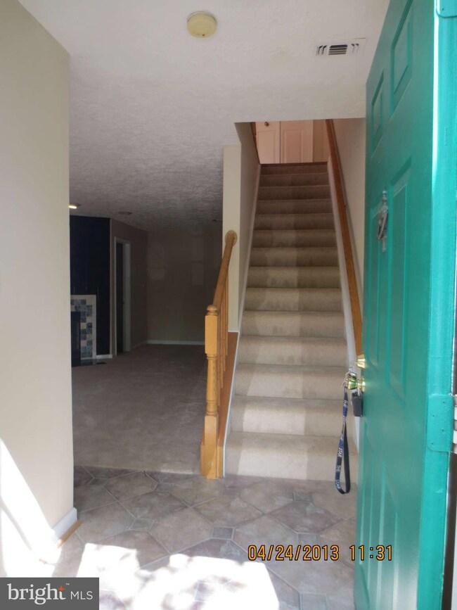 4171 Churchman Way unit 6-59, Woodbridge, VA 22192 - photo 2