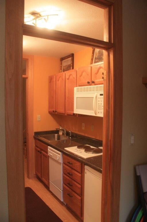 223 W Hunter Ridge Dr unit E304, Brian Head, UT 84719 - photo 4