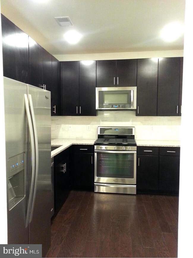 Flats At Metrowest Condominiums unit 5-303, Fairfax, VA 22031 - photo 5