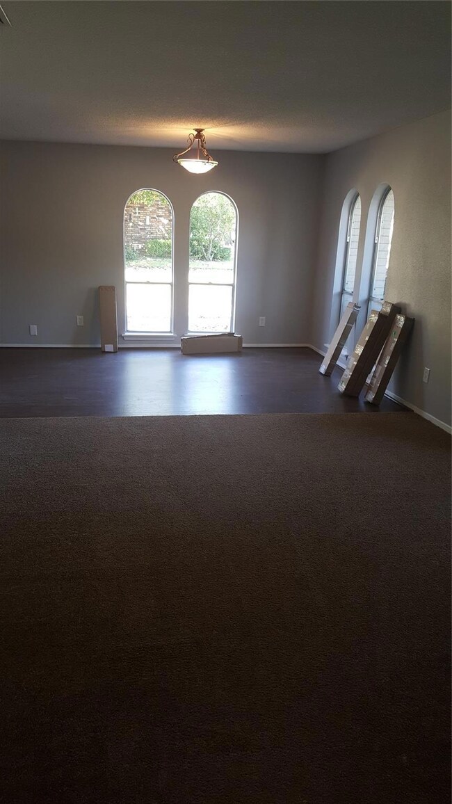 1721 Acorn Ln, Hurst, TX 76054 - photo 2