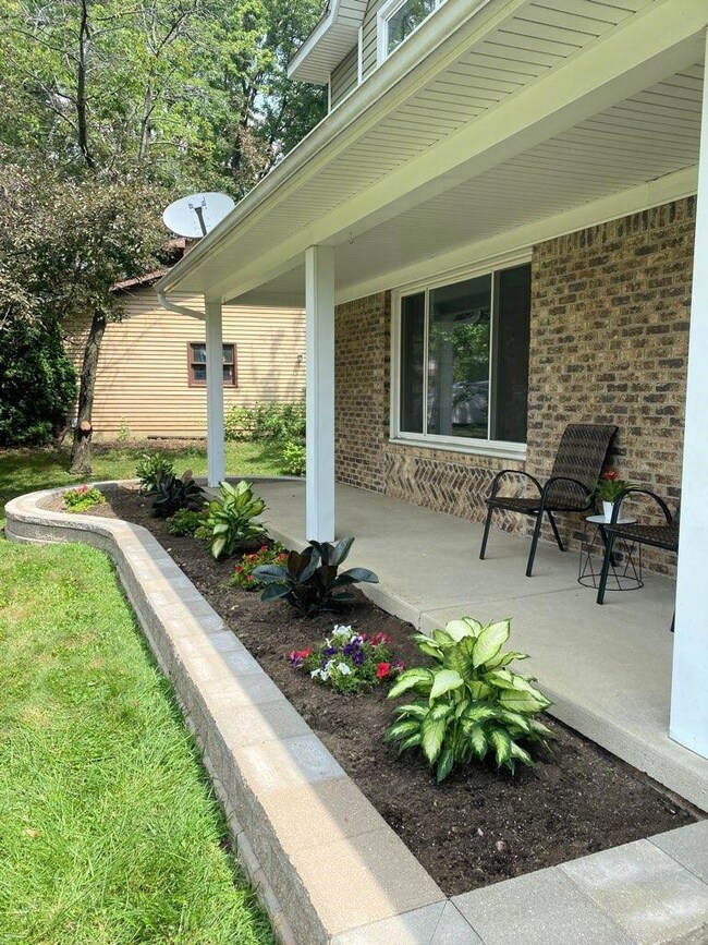 Front Planter