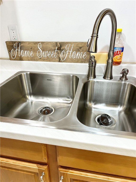 336 Killingly St unit J, Providence, RI 02909 - photo 4