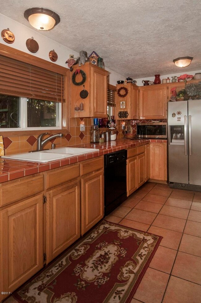 Kitchen - View 1 (850x1280)