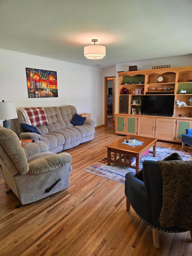 316 6th St E, Cresco, IA 52136 - photo 4