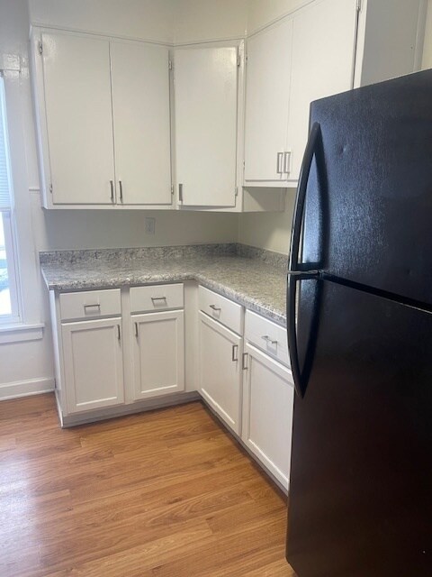 518 College Ave unit 2, Dekalb, IL 60115 - photo 6