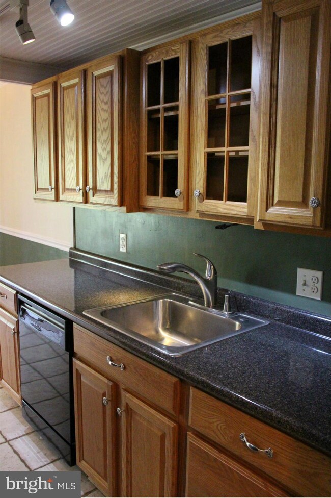 2240 Castle Rock Square unit 21C, Reston, VA 20191 - photo 6