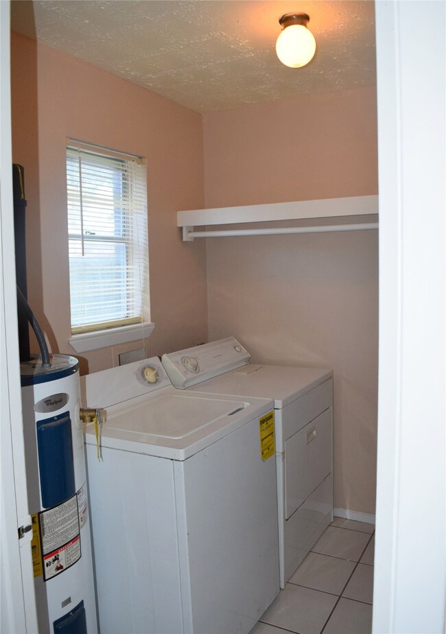 7618 Weatherhill Ln, Houston, TX 77041 - photo 4