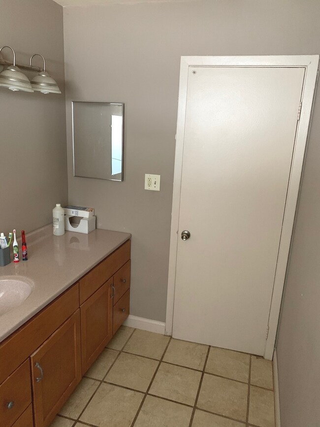 3608 Glynwood Ln, Hazel Crest, IL 60429 - photo 4