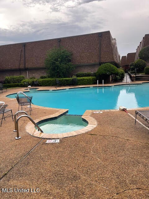 Wayneland unit pool