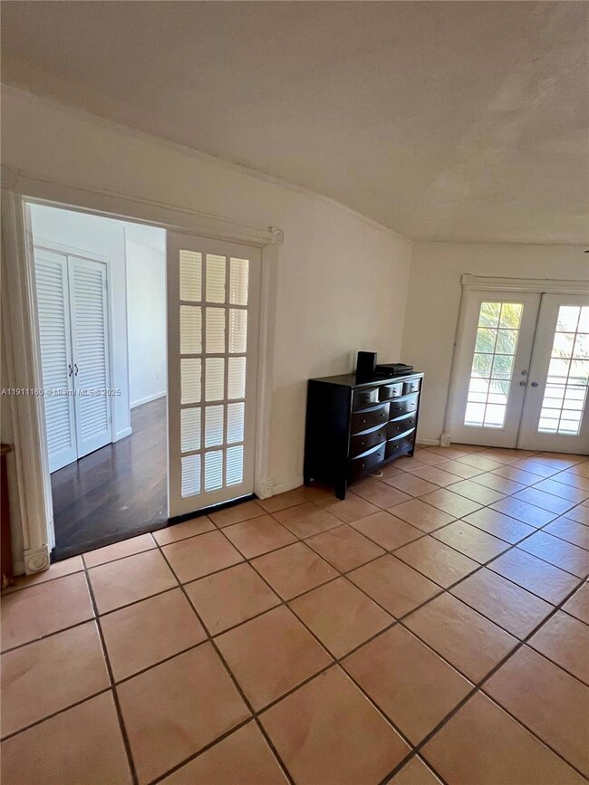 2825 NE 201st Terrace unit M214, Miami, FL 33180 - photo 7