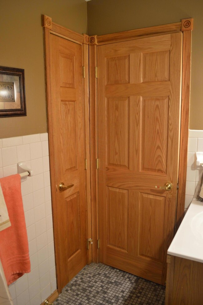 210 Meadow Dr, Circleville, OH 43113 - photo 2