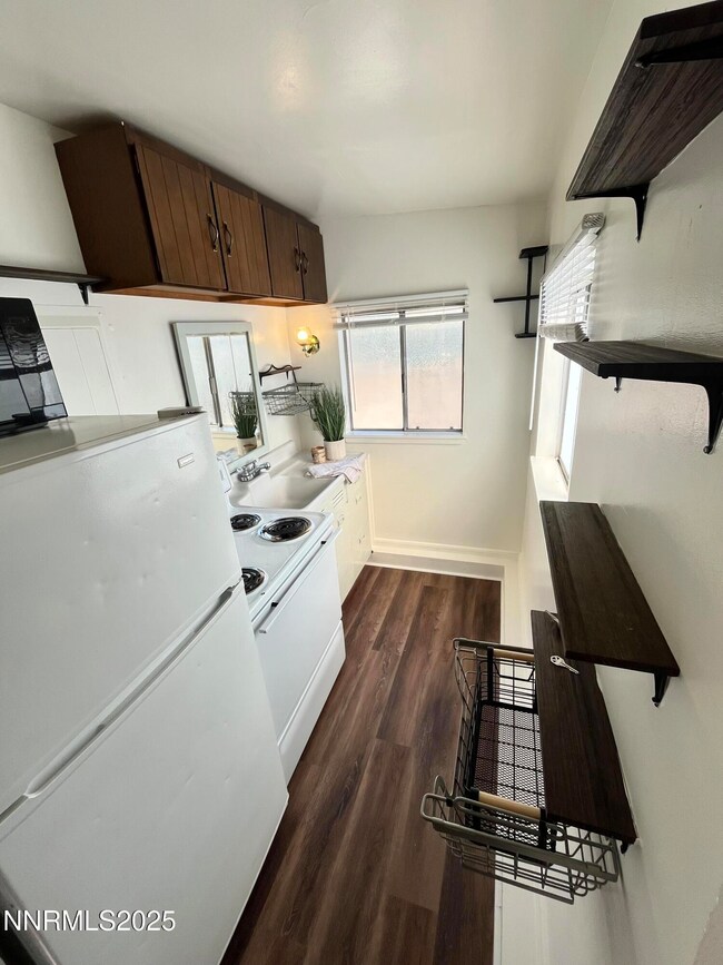 1224 E St unit B, Sparks, NV 89431 - photo 2