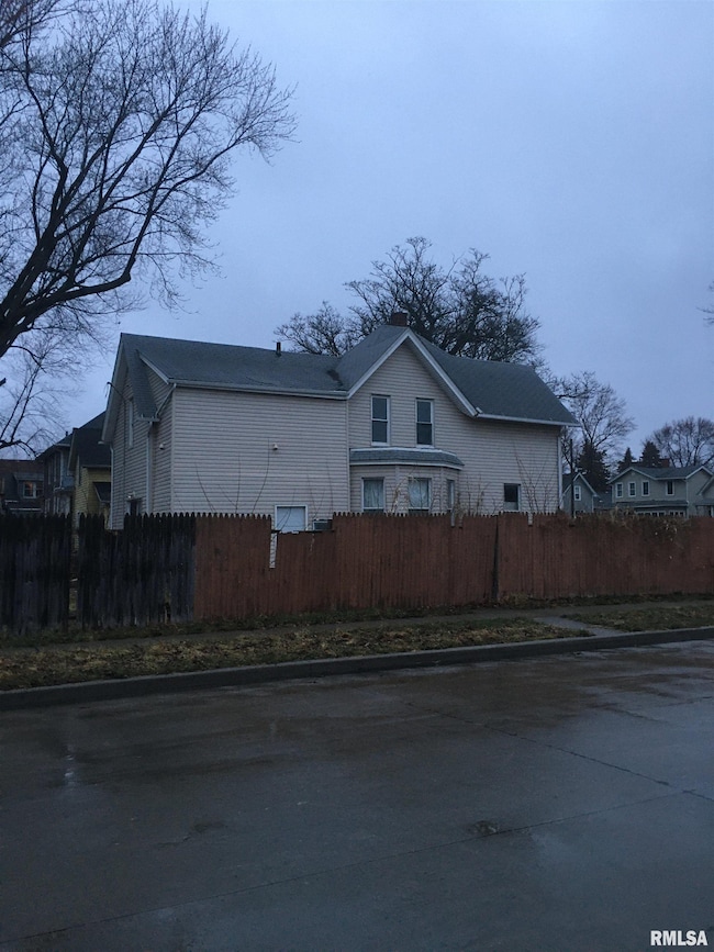 1903 W 2nd St, Davenport, IA 52802 - photo 3