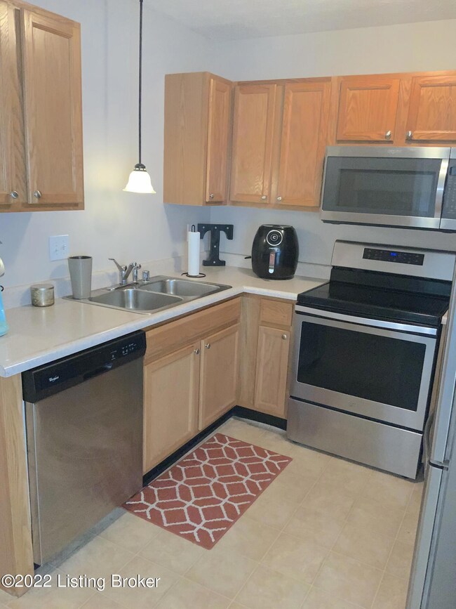 6627 Arbor Creek Dr unit 10, Louisville, KY 40228 - photo 4