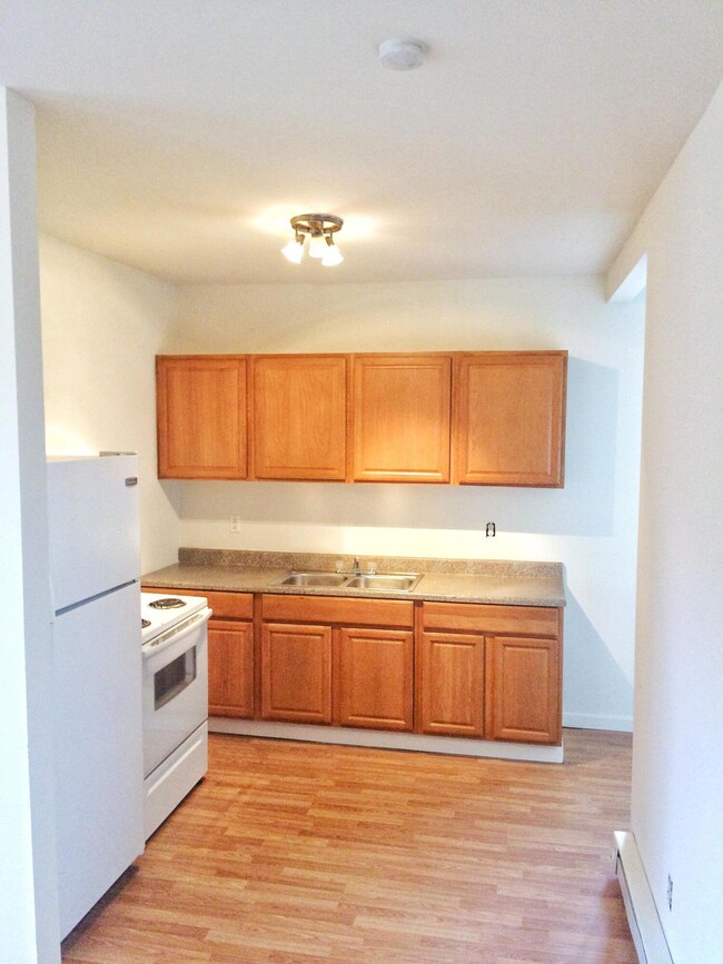 43 Pike #1 kitchen