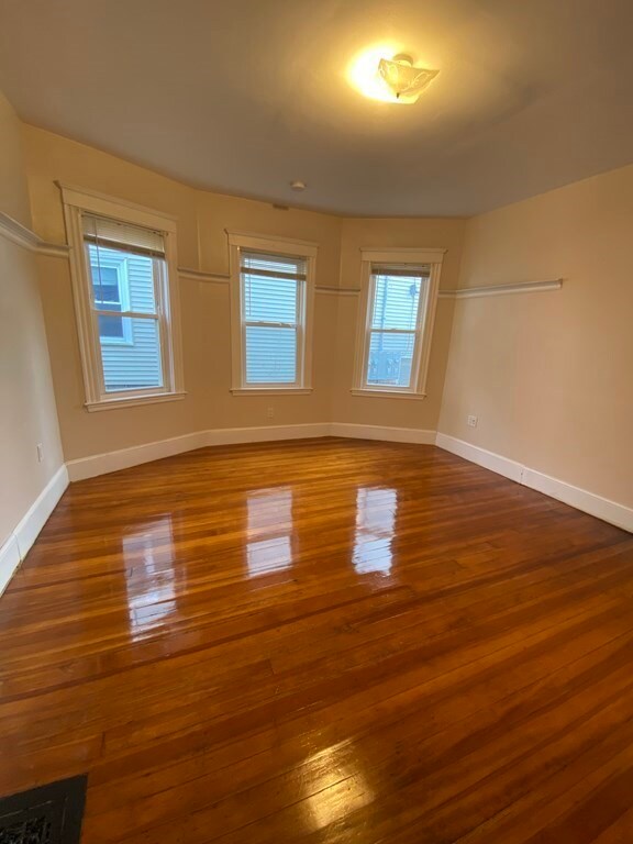 32 Raven St unit 1, Dorchester, MA 02125 - photo 2