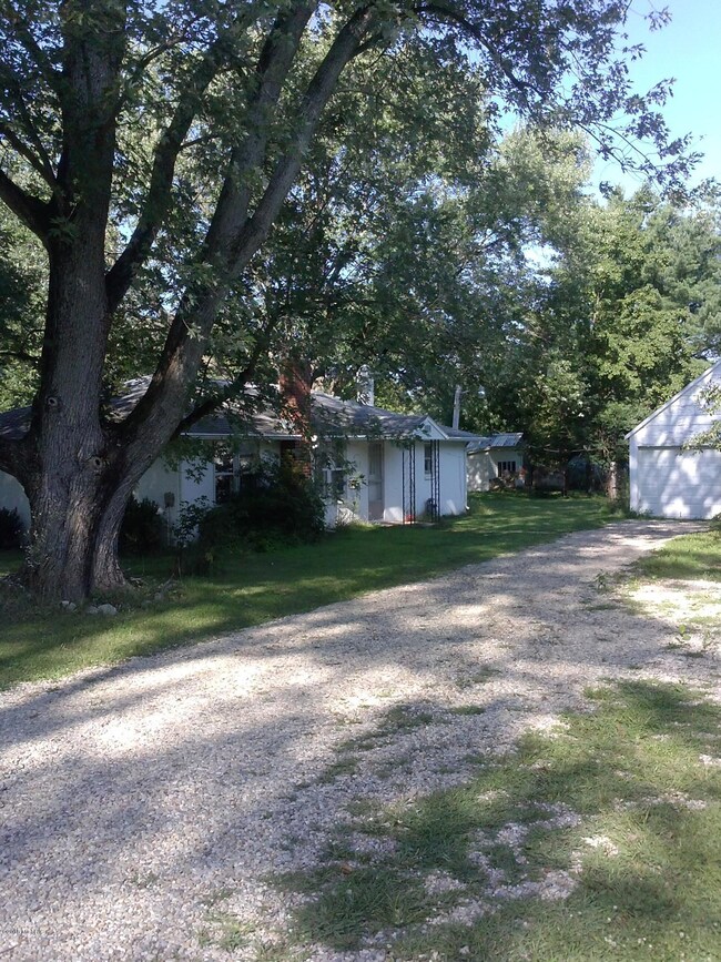 2811 Adams Rd 2