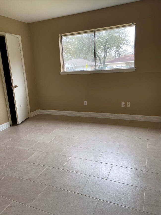 7203 Fairway Ct, Houston, TX 77088 - photo 2