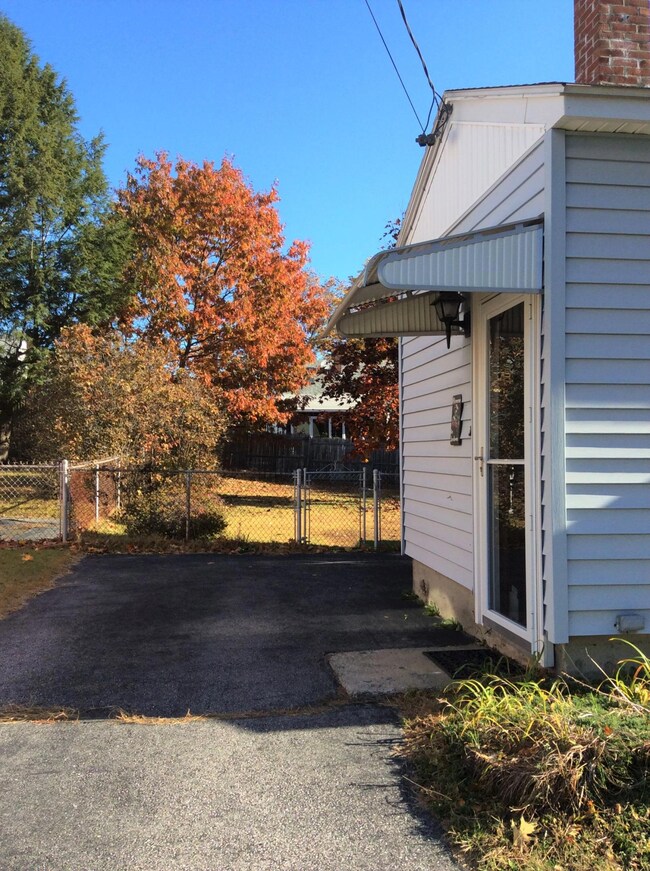 66 Cornell St, South Portland, ME 04106 - photo 3