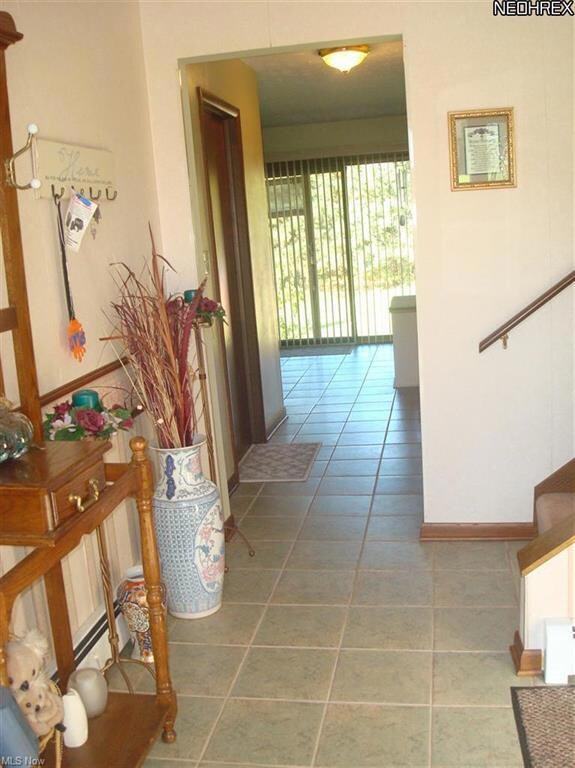 5874 Regay Dr, Akron, OH 44319 - photo 3