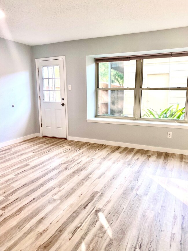 3928 Laura Leigh Unit 3928 Dr unit 3526, Friendswood, TX 77546 - photo 7