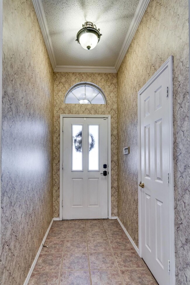 6425 Amundson Rd, North Richland Hills, TX 76182 - photo 4