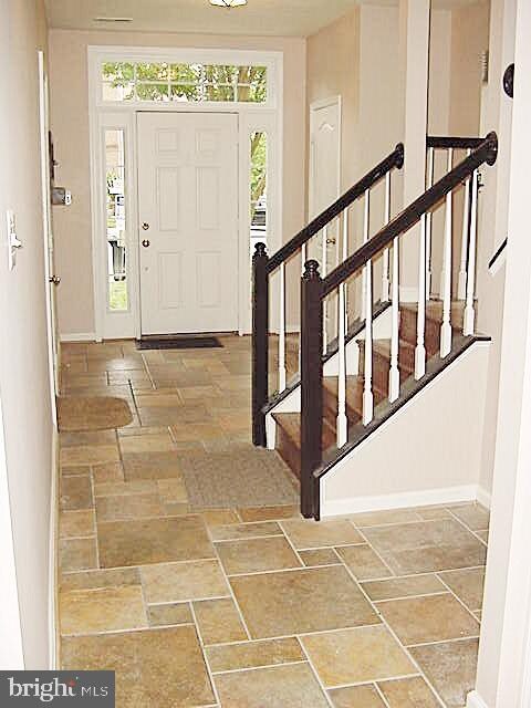 13086 Park Crescent Cir, Herndon, VA 20171 - photo 3