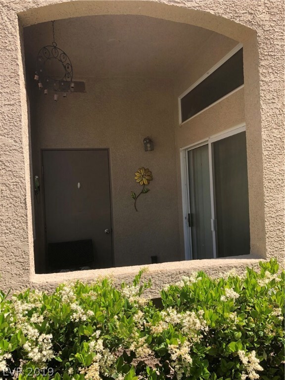 BEAUTIFUL DOWNSTAIRS 2 BEDROOM 2 BATHROOM HANDICAP
